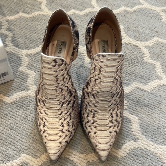 Steve Madden Snakeskin Size 6 1/2 - Picture 2 of 4